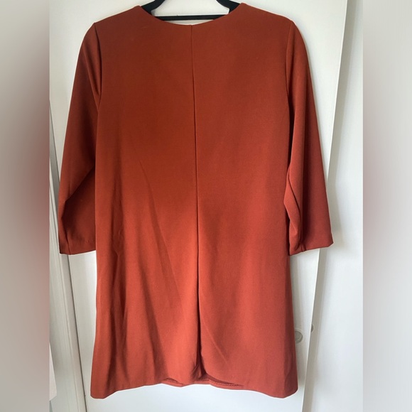 NWT Emma & Michele Crew Neck 3/4 Sleeve Pockets Button Detail Crepe Dress size m - Picture 2 of 4